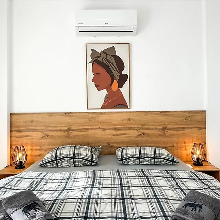 205 Petra